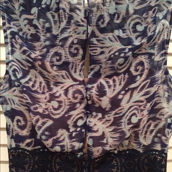 BCBG Aymeline Lace-Trim Print-Blocked Dress - Picture 5 of 6